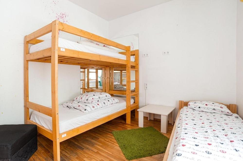 Pogo Hostel VNO Exteriör bild